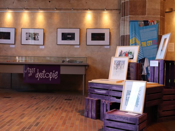 Die Ausstellung "Playing the City. Nürnberg im Spiel!" aus dem Jahr 2020 im Foyer des Pellerhaus